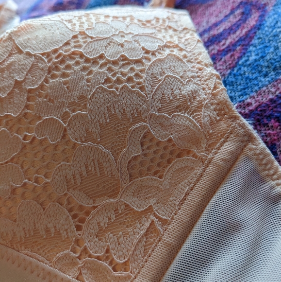 Knix Deep-V Bralette - Picture 3 of 4